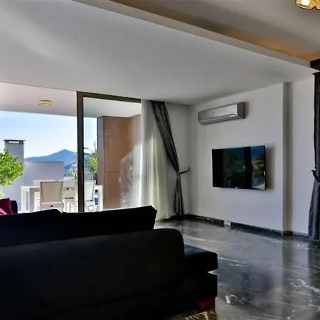 Duygu Kalkan Hotell *
