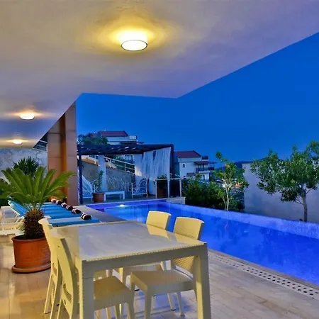 Duygu Kalkan Hotell