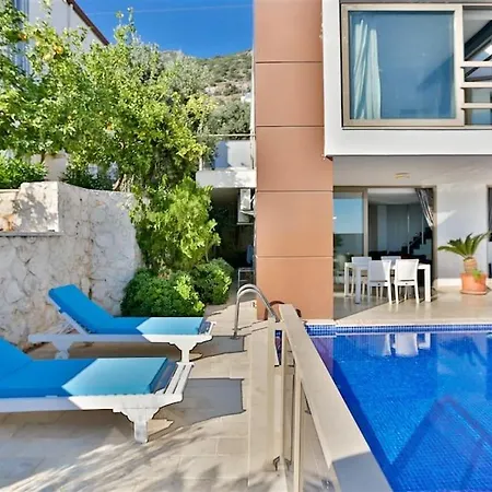 Duygu Kalkan Hotell *