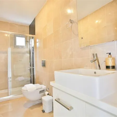 Hotell Duygu Kalkan *