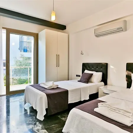 Duygu Kalkan *